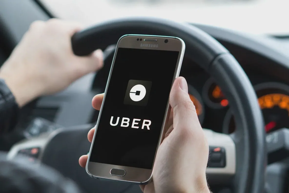 Noi concedieri la Uber. Compania reduce cu 23% personalul din resurse umane