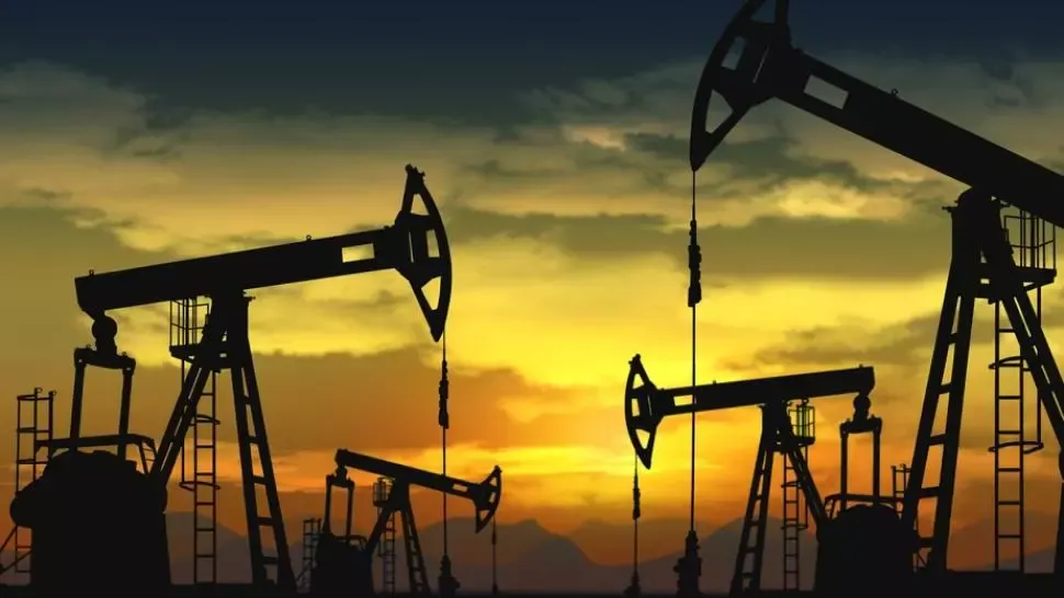 Prețul petrolului urcă brusc pe fondul tensiunilor din Orientul Mijlociu