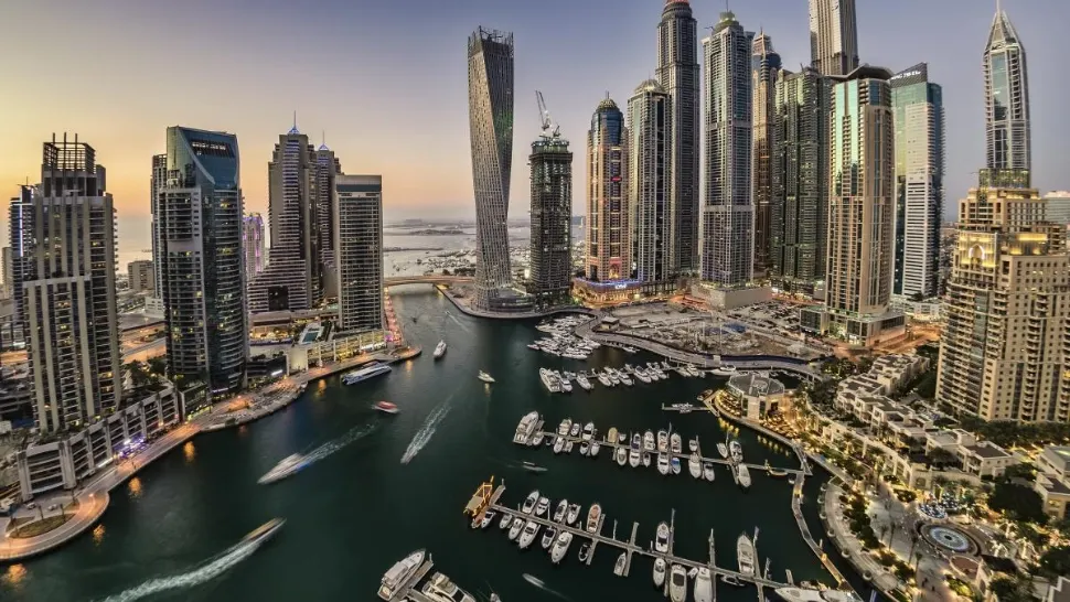 Fuga din Paradis: Bogătașii plătesc averi pentru a părăsi Dubaiul; cererea de zboruri private a explodat