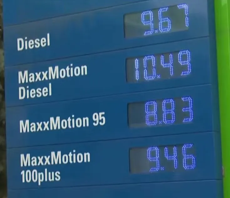 Carburanții s-au scumpit din nou, motorina este la un pas de 11 lei/litru