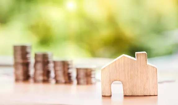 Studiu: Peste două treimi din tranzacțiile imobiliare, făcute cu banii clienților, nu prin credite