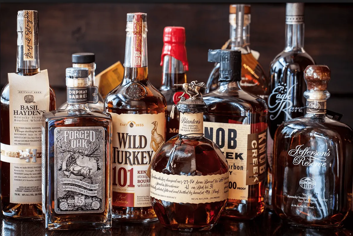 Efectul de bumerang. Tarife vamale majorate scumpesc whiskey-ul american