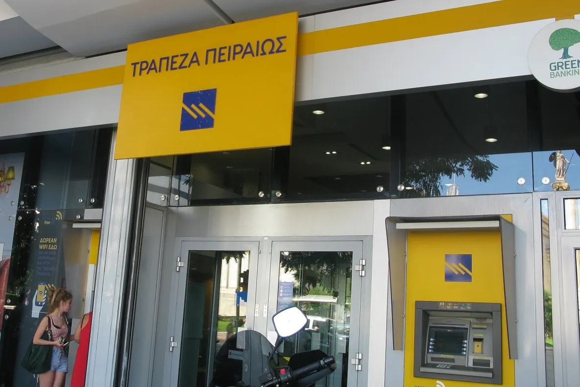 Fondul american J.C. Flowers a finalizat preluarea Piraeus Bank România