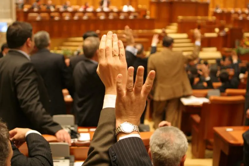 Efectul votului la ordin: Curtea Constituțională infirmă legalitatea Fondului Suveran
