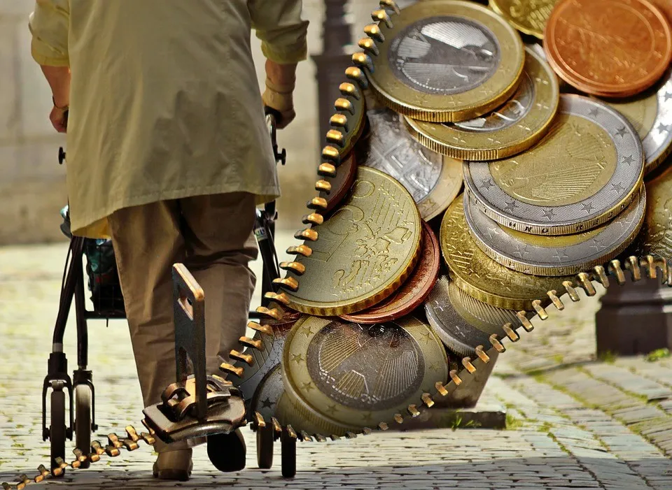 Guvernul mai scoate bani de la bugetul deficitar pentru a urca plafonul pensiilor de la care medicamentele sunt compensate 90%