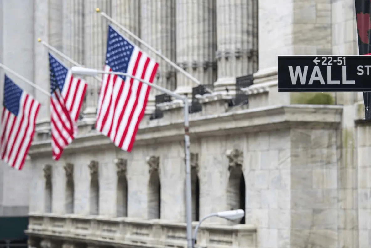 Probleme pe Wall Street după ce Federal Reserve a ridicat dobânda la dolar