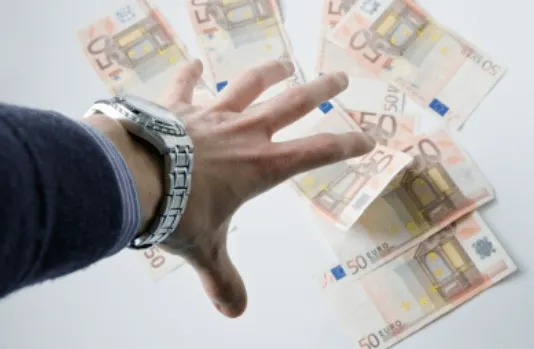 Bătălia pentru 13.000 de euro/lună a primit undă verde de la Curtea Europeană de Justiție