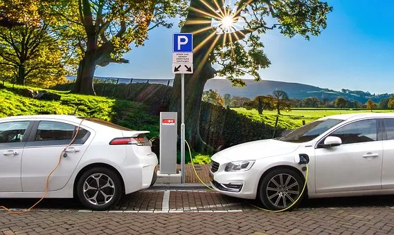 Producătorii europeni cer sprijinul guvernelor pentru vânzarea mașinilor electrice