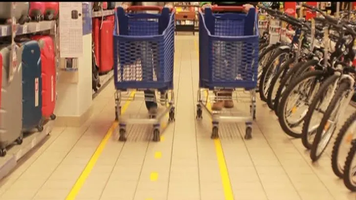 Scumpiri în cascadă la raft. Mii de produse alimentare s-au scumpit, cei mai săraci români sunt loviți în plin