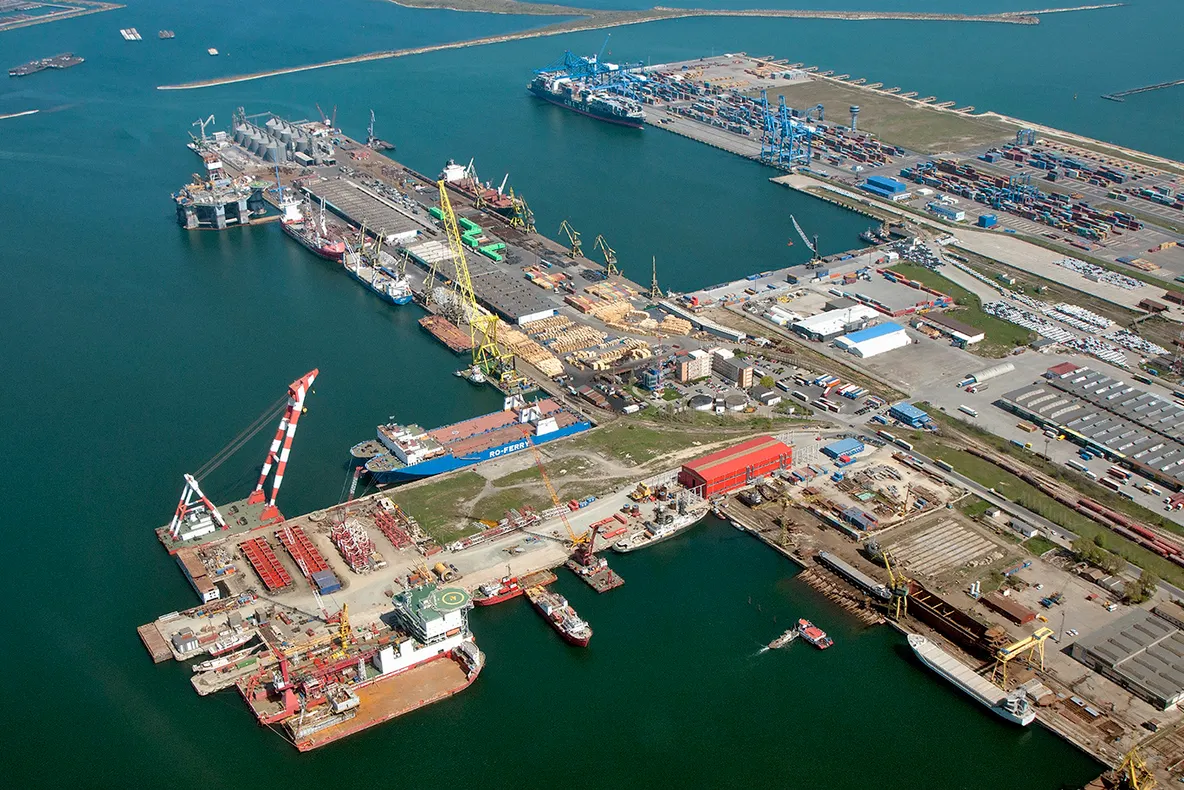 Traficul total de mărfuri înregistrat în anul 2018 în porturile maritime românești a atins un nou record al ultimilor 30 ani