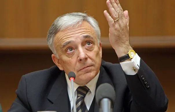 Isărescu sugerează un scenariu spartan după pandemie. Ajutați companiile cu șanse