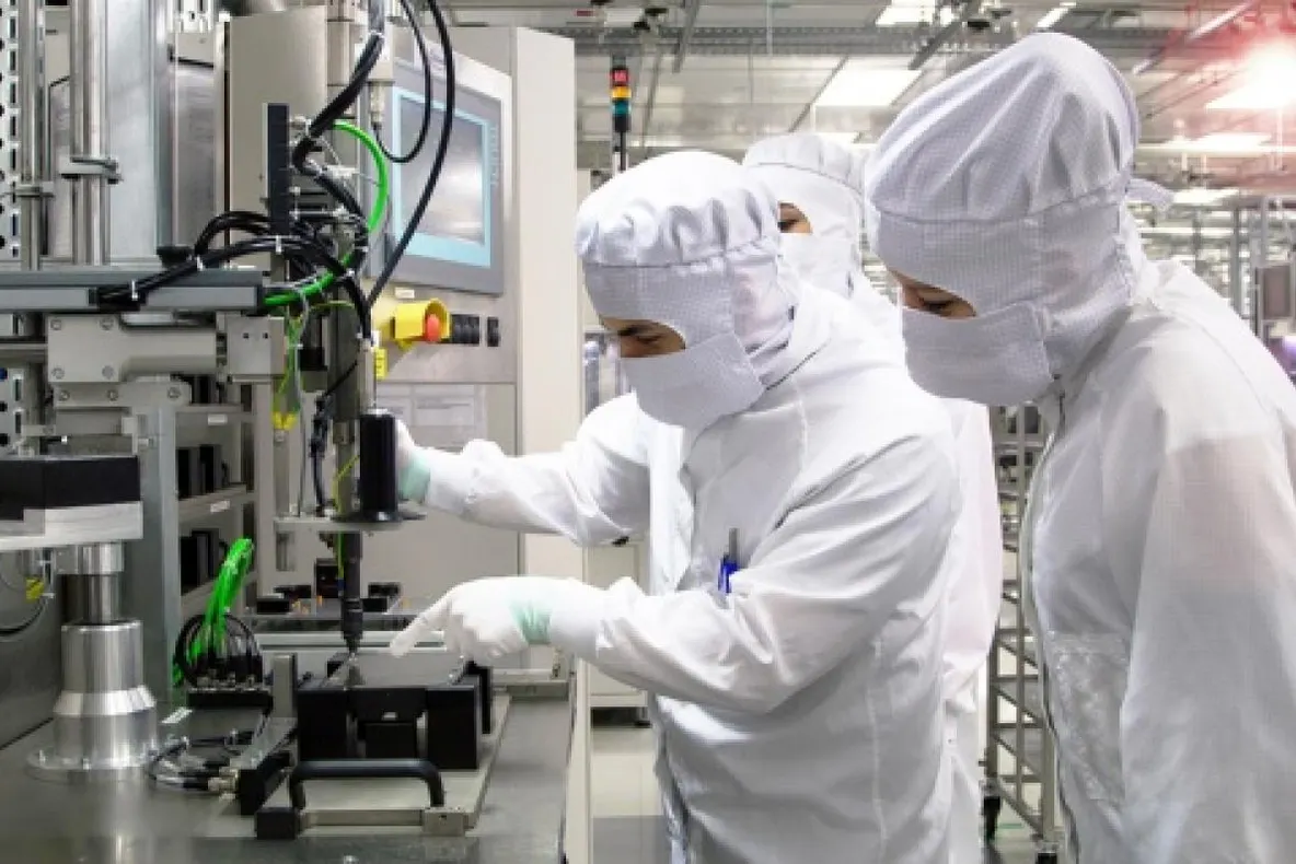 Investiția anului, în România: 57 de milioane de euro în cel mai mare centru de cercetare pentru semiconductori din Estul Europei