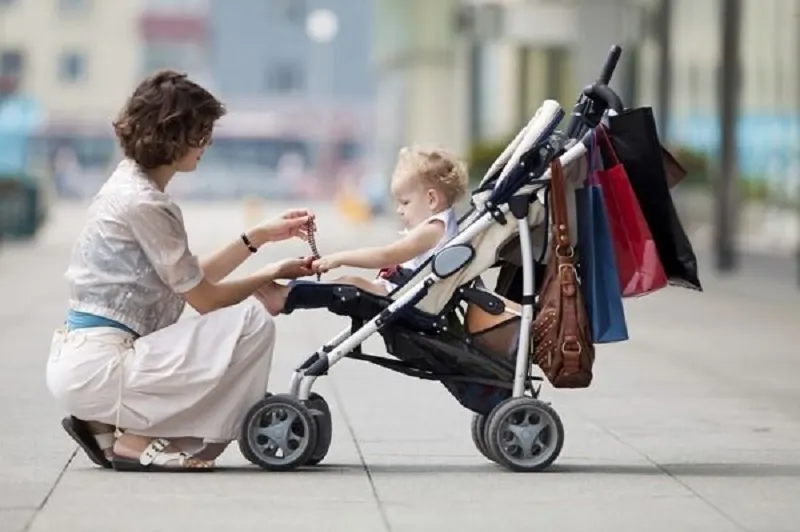 Mamele aflate în concediu de creștere a copilului vor prim bani în plus