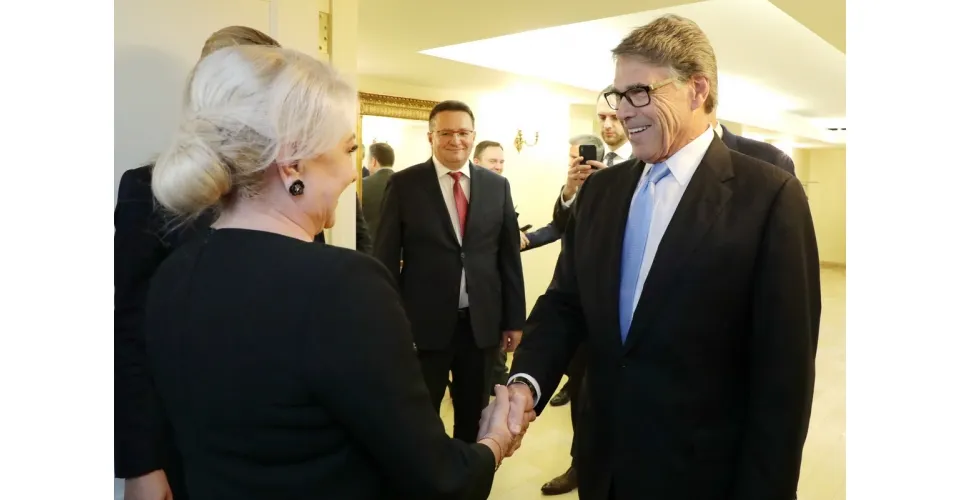 Ce document a semnat Dăncilă în SUA cu secretarul de stat pe energie