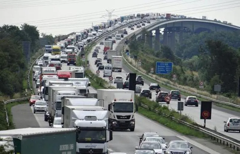 Înmatriculările auto s-au prăbușit în România, piața a scăzut cu mai bine de o treime