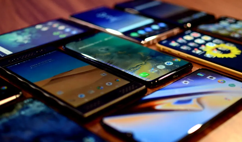 Vânzările de smartphone, în creștere, după doi ani de scăderi