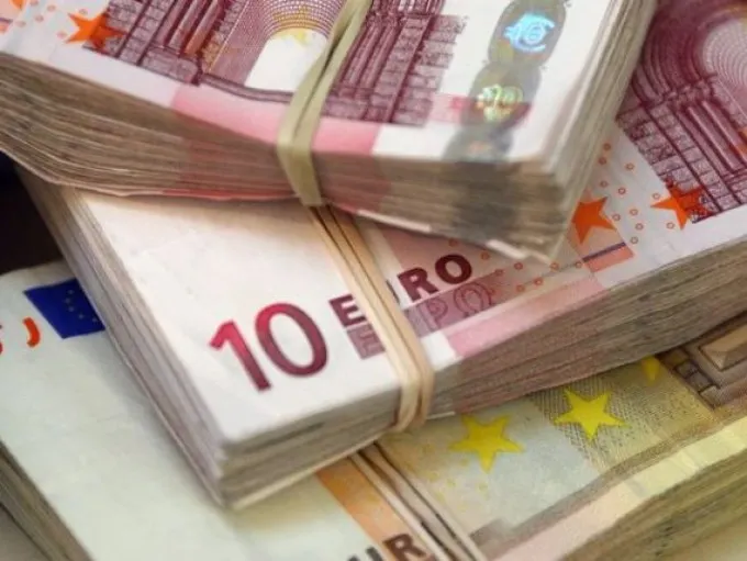 Bogații lumii încep să-și depoziteze averile în seifuri, de teama unei recesiuni globale