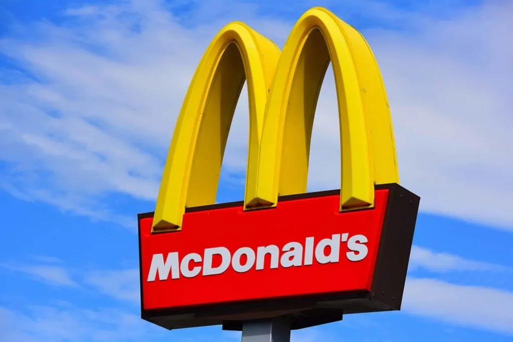 Șeful de la McDonald’s a fost concediat