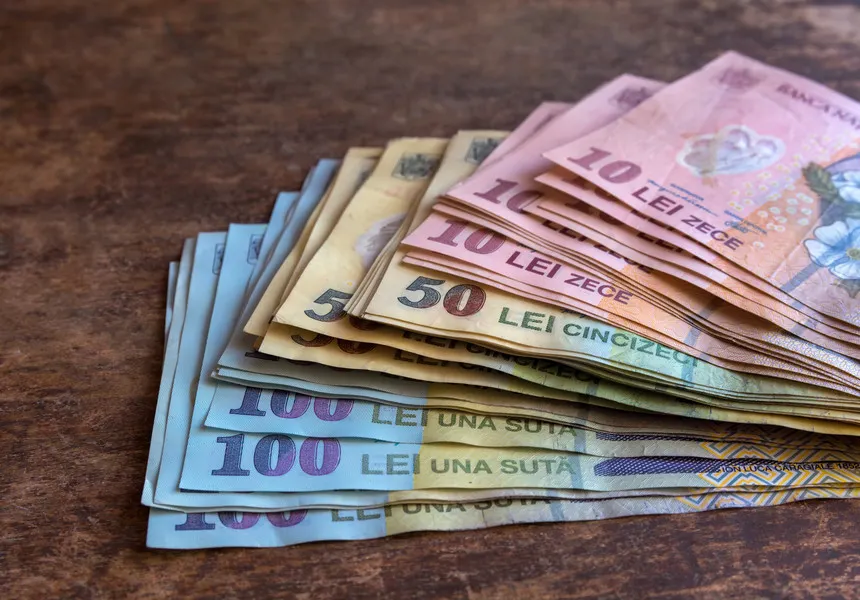 Cu cât au crescut salariile nete în România în ultimul an