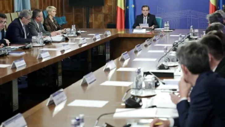 Guvernul ar putea adopta azi dublarea, în etape, a alocației pentru copii și ajutor de 1 miliard de euro pentru firme