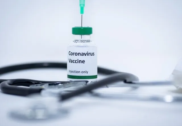 Rafila: Este posibil ca până la finele anului să apară pe piața mondială două vaccinuri anti-COVID. Prețul, între 5 și 20 de euro