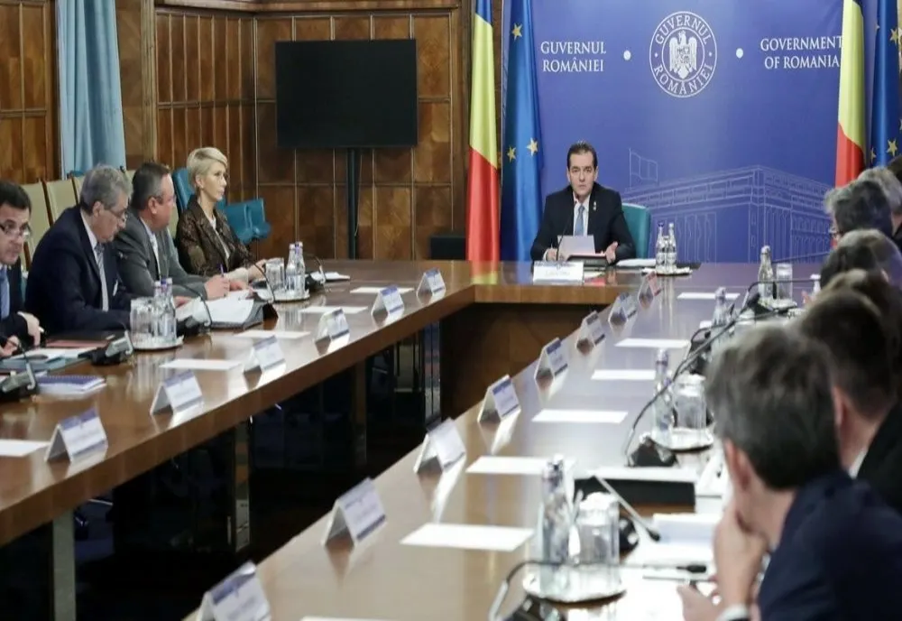 Ședință de Guvern pentru ultima rectificare a anului. De unde se taie fonduri și unde se fac suplimentări