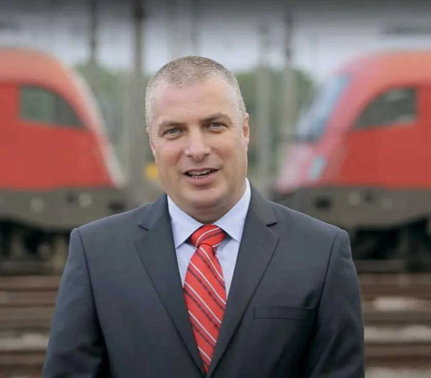 Șeful CFR Călători, Ovidiu Vizante, legături cu firme controlate de apropiați ai lui Liviu Dragnea