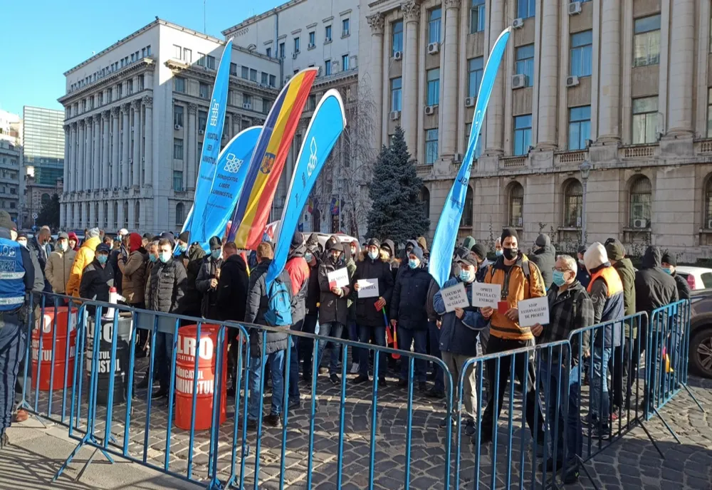 Sindicatele din industria aluminiului anunță proteste de amploare în Piața Victoriei