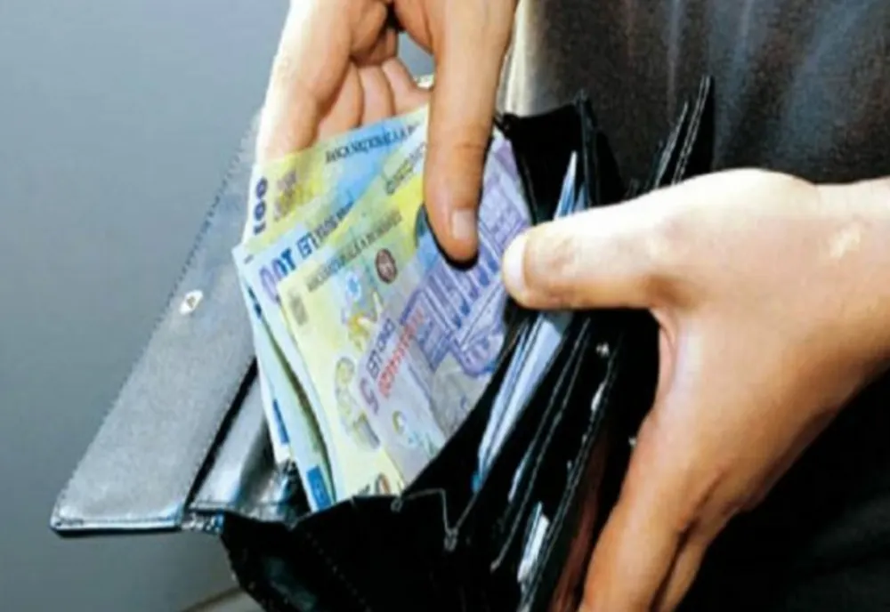 Guvernul a aprobat majorarea salariului minim brut la 3.000 lei. Cât va fi "netul" de la 1 ianuarie