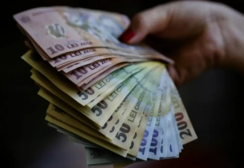 Sindicaliștii din comerț pichetează Ministerul Muncii
