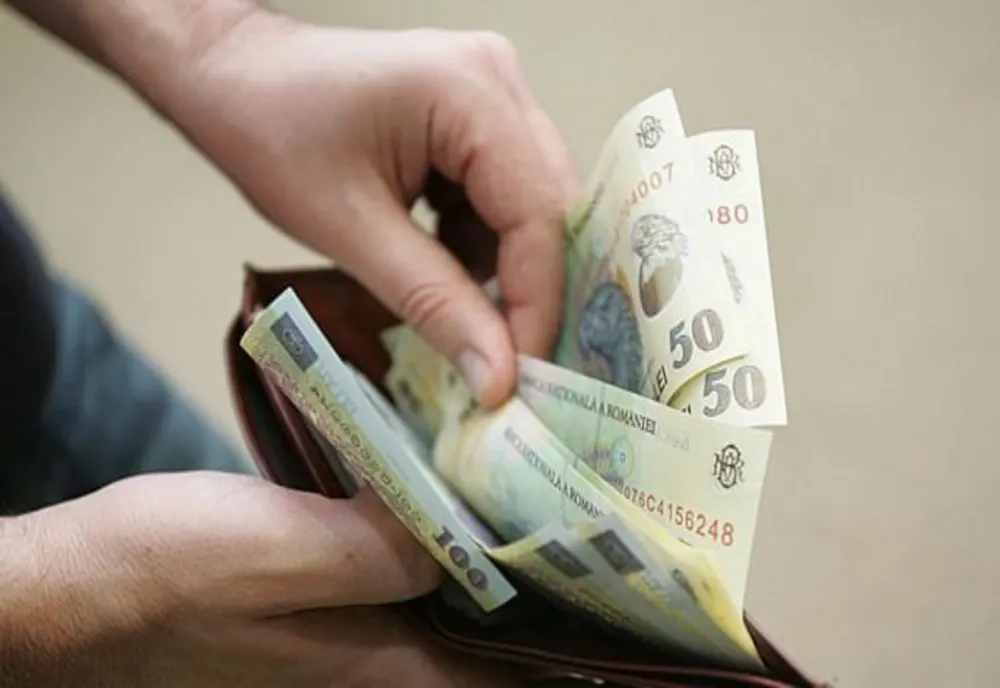 Salariul minim NU crește din 1 ianuarie, ci abia la vară. Ce vor sindicatele și patronatele - Calcule exclusive