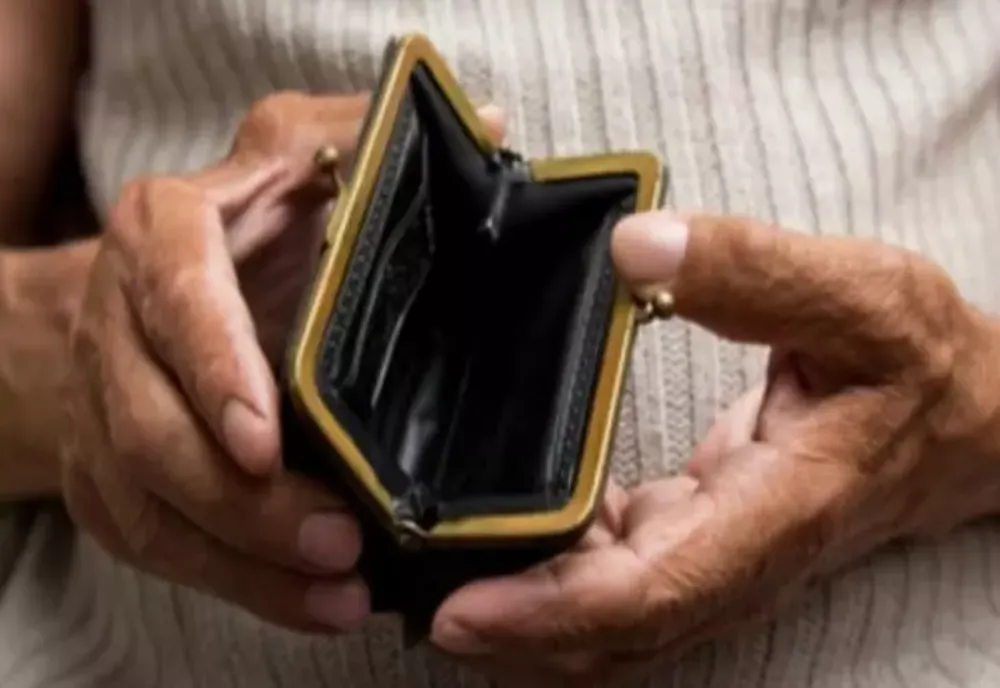 Guvernul umbă la rezerva de stat, s-au terminat banii. Mai multe ministere-cheie au rămas fără bani