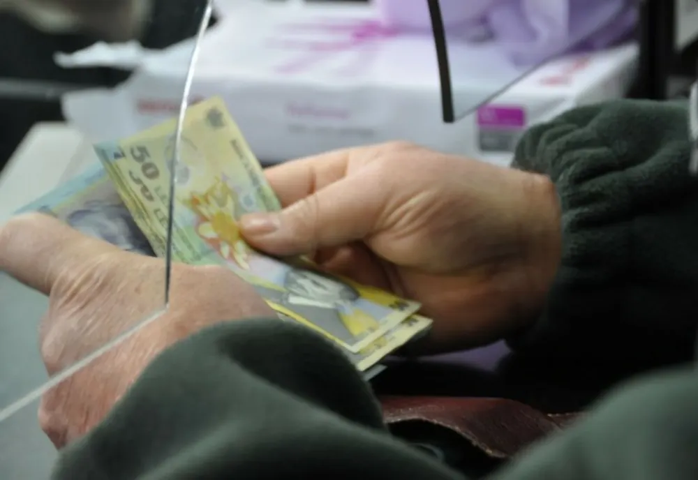 Cresc pensiile. Cu cât și de când? Anunțul șefului Casei de Pensii