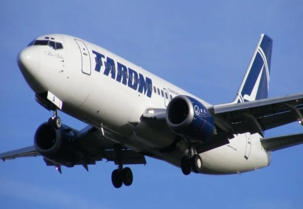 TAROM nu va mai avea curse spre Londra! Compania de stat ar fi vândut intervalele de aterizare unui gigant aviatic