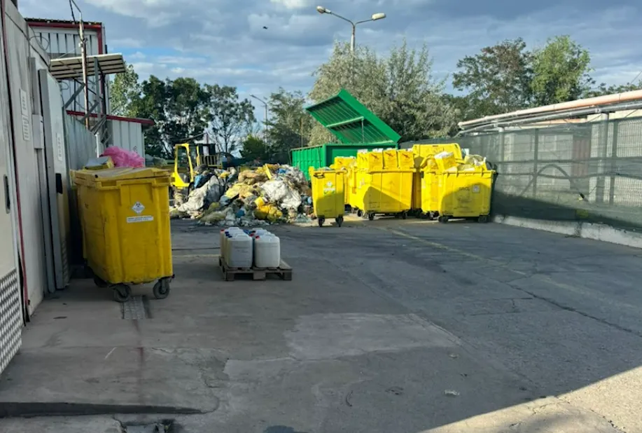 Mafia gunoaielor MEDICALE. Sterileco, amendată cu 300.000 de lei după DEZVĂLUIRILE Realitatea