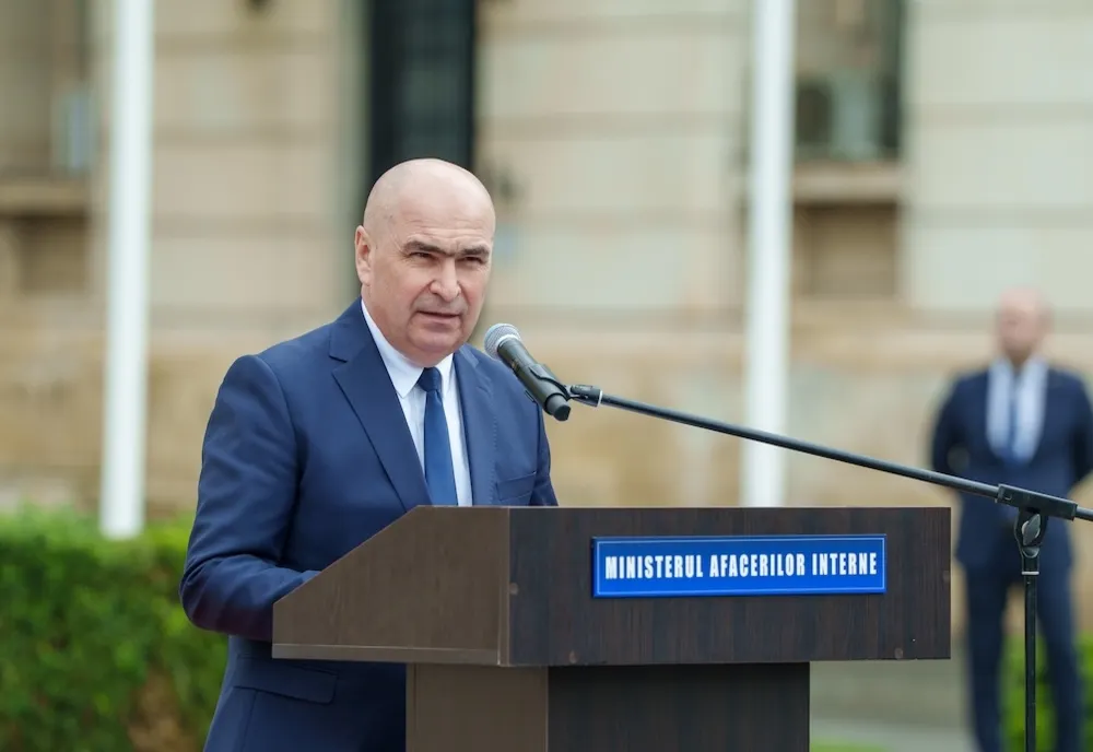 Bolojan și Nazare de la Finanțe, întâlnire crucială cu oficialii Fitch. Cum vor să evite retrogradarea României la categoria "GUNOI"