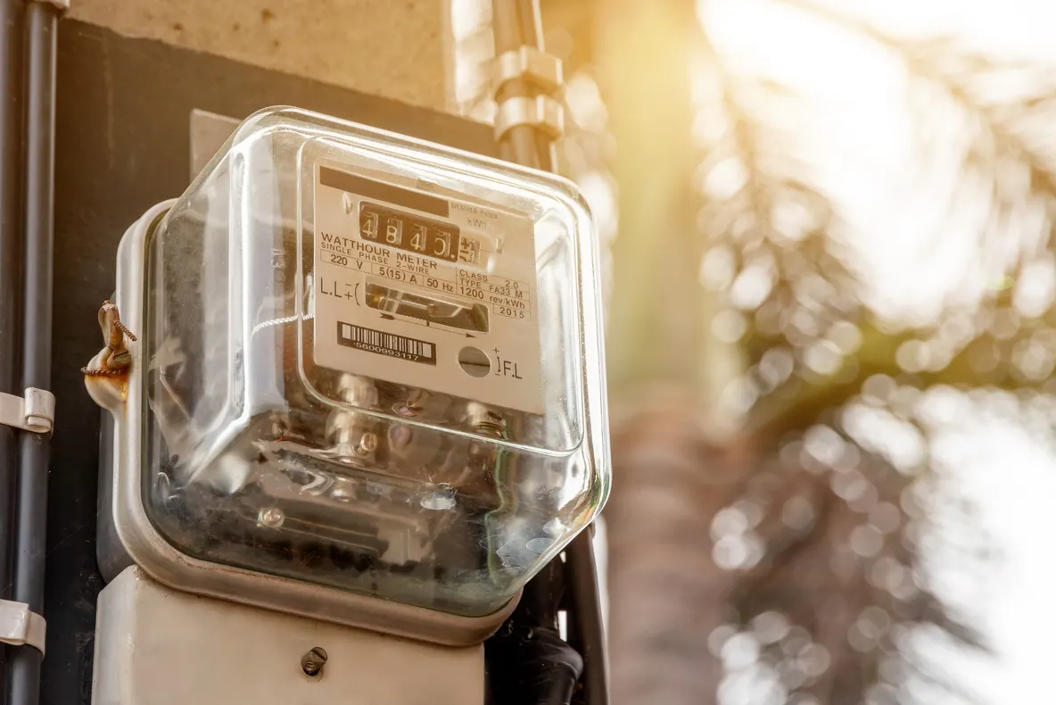 Cine verifică contoarele de energie electrică? Precizări de final de an de la ANRE