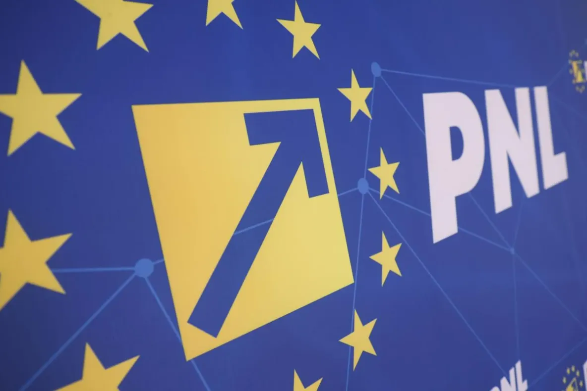 Ședință crucială la PNL. Tot mai mulți lideri din teritoriu îl susțin pe Adrian Veștea. Atacuri disperate din tabăra Bolojan