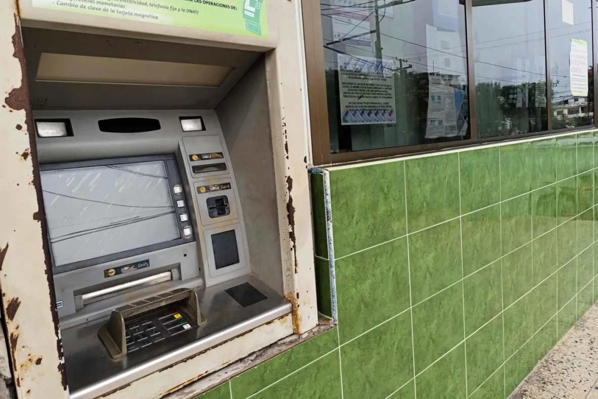 Schimbare importantă la bancomate. Românii ar putea retrage exact suma dorită, băncile nu mai pot impune praguri