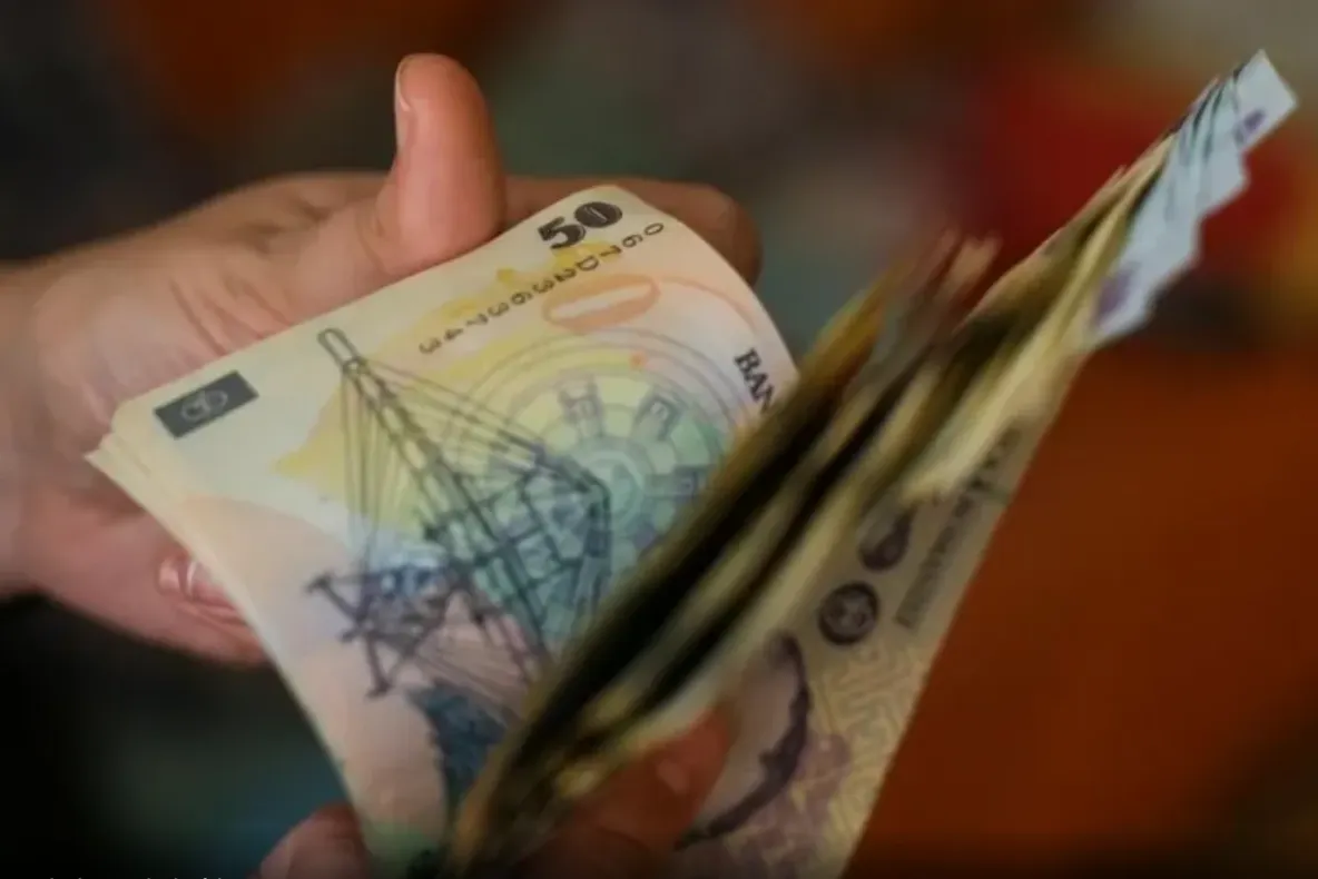 Alocația de stat continuă și după 18 ani pentru elevii de liceu și școli profesionale. ANPIS explică cine beneficiază și ce acte sunt necesare