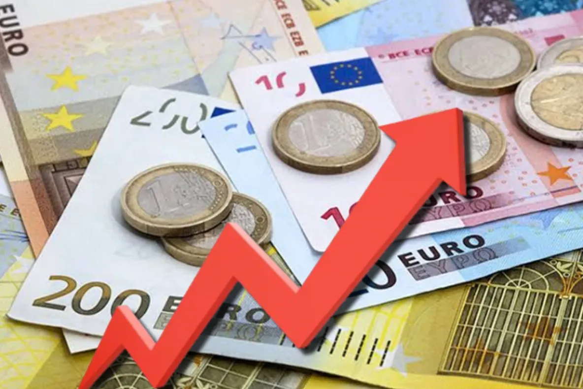 Euro ar putea ajunge în scurt timp la 5,3 lei, iar România ar putea fi nevoită să încheie un acord cu FMI - analist economic