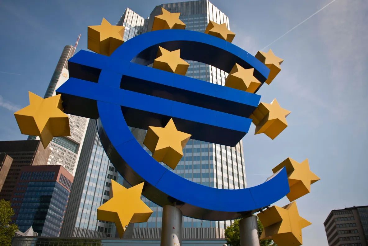 Euro a atins un nou maxim istoric in fața leului - 5,34. Moneda națională a pierdut peste 1,2% într-o singură zi
