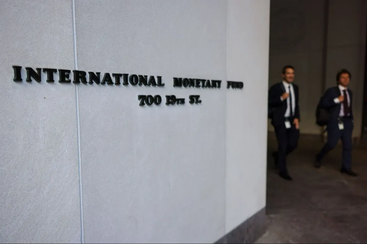 FMI lansează avertismentul care îngrijorează planeta: scumpirile nu s-au încheiat, puterea de cumpărare continuă să se prăbușească