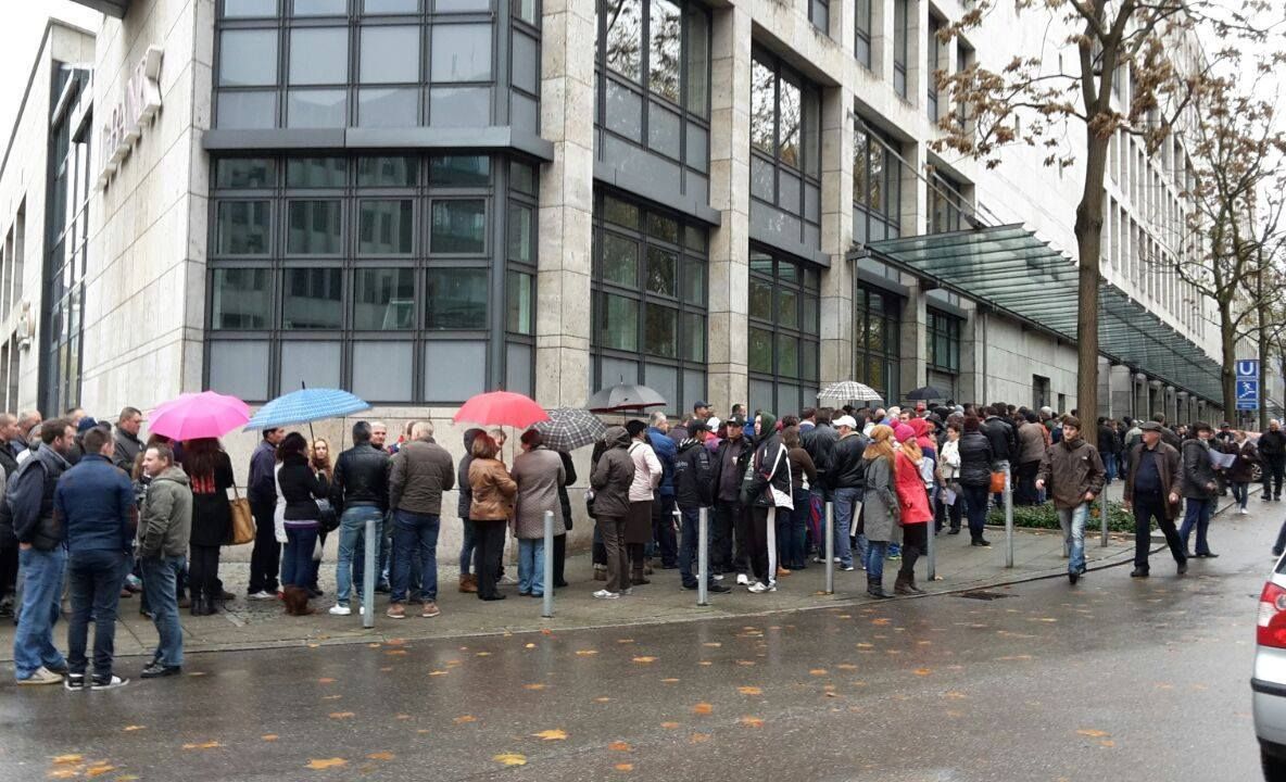 Scumpiri anunțate prin SMS, ca urmare a OUG114