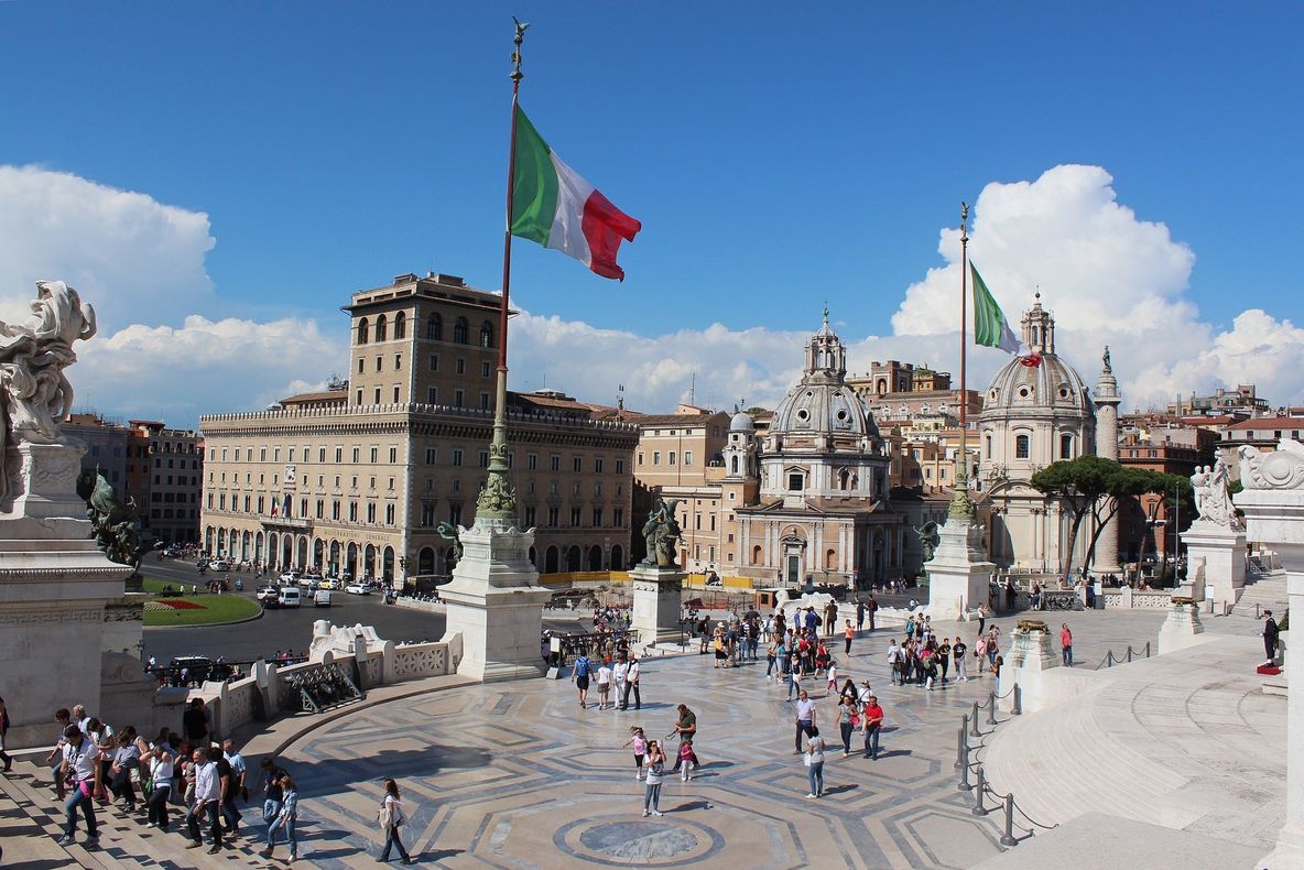 După promisiunile electorale, populiștii italieni dau piept cu realitatea