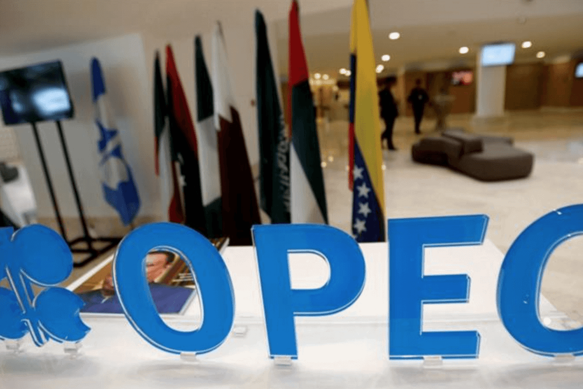 În așteptarea anunțatei deschideri a ”robinetului” OPEC, cotațiile petrolului contina să urce