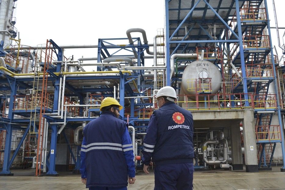 Rompetrol Rafinare, de la profit la pierderi, într-un singur an