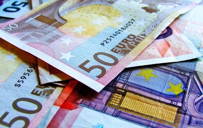 Cursul leu-euro rămâne pe palierul de 4,64 lei, la BNR