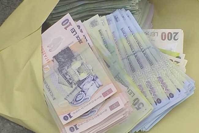 Populația se împrumută din nou la bănci. Soldul total al creditelor în lei, 244,9 miliarde