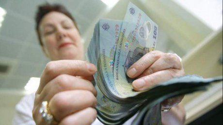 Se întâmplă în țara cu creșteri economice record. Salariile scad în august din cauza încasărilor mici ale firmelor